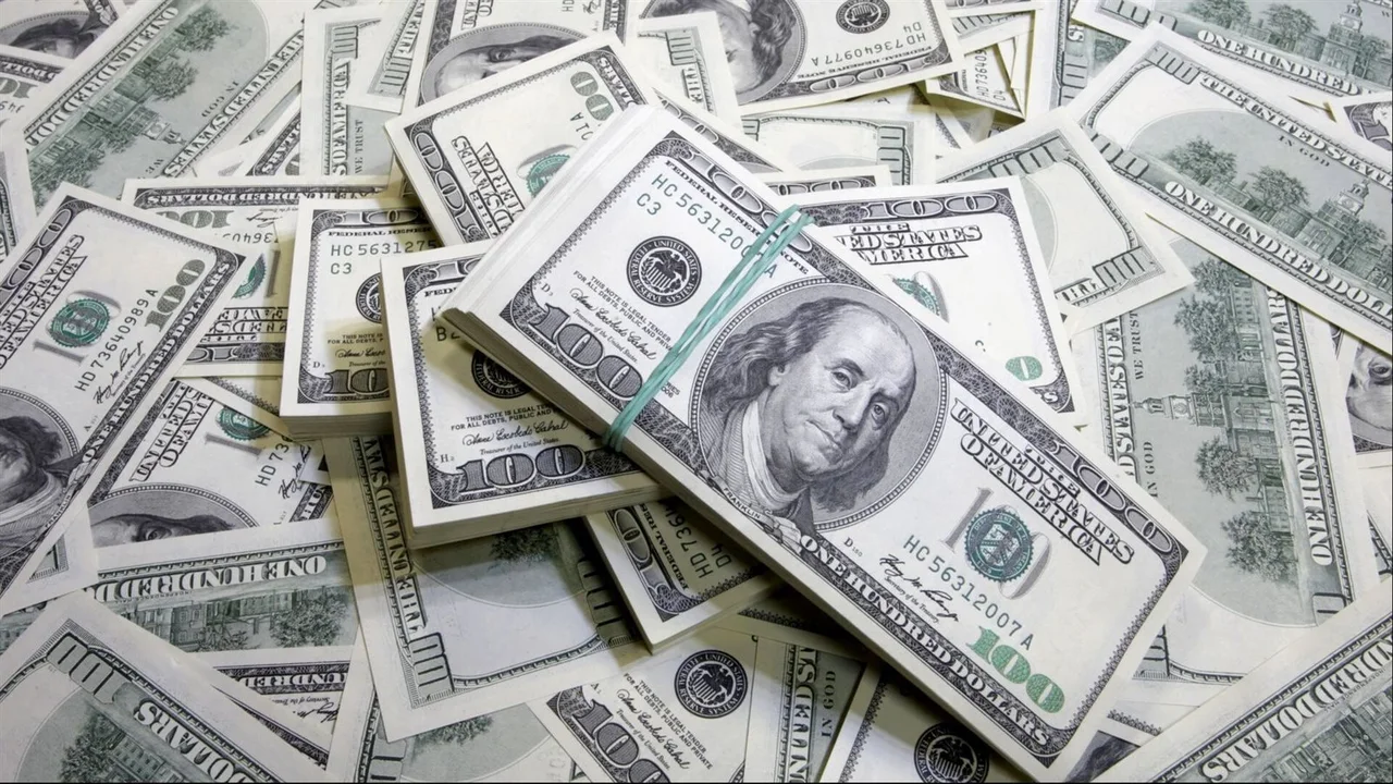 سعر ثابت.. استقرار الدولار أمام الجنيه في جميع البنوك المصرية خلال تعاملات الجمعة